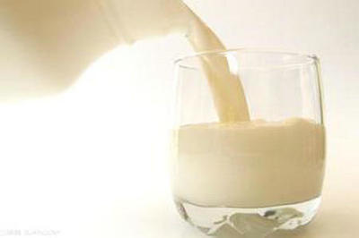 孩子肚子胀可以喝牛奶吗,喝牛奶能养胃吗?