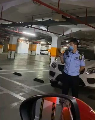 物业锁车我可以报警吗